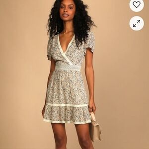 NWT Simple Love Cream Floral Print Short Sleeve Mini Dress